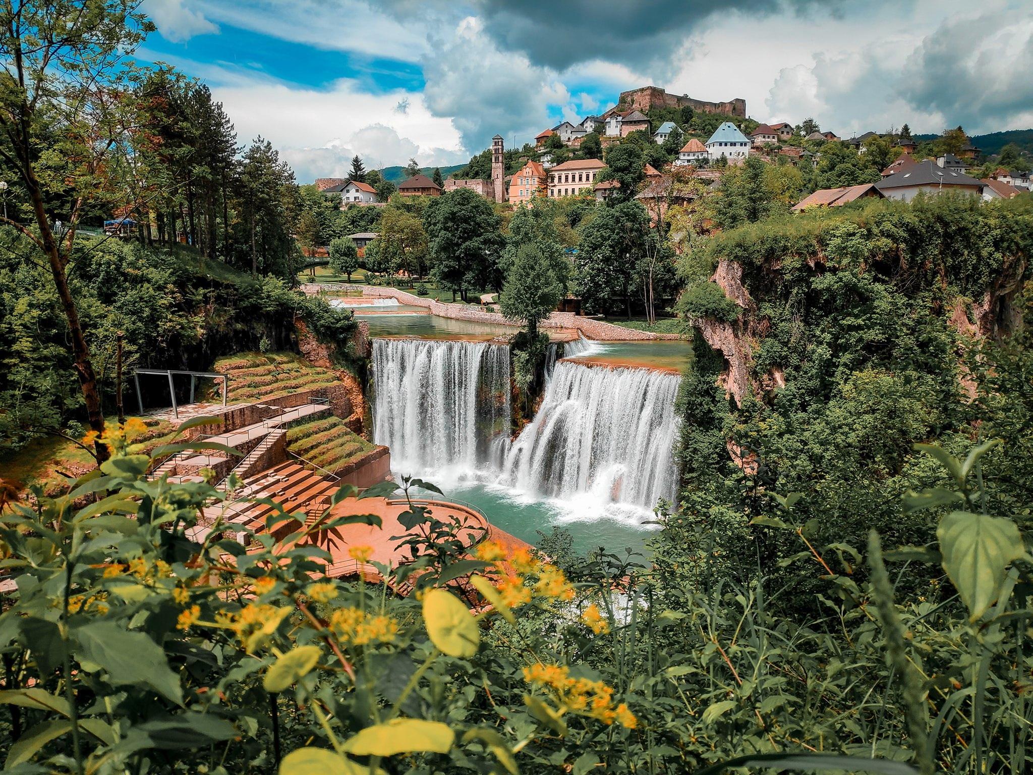 Skokovi s vodopada u Jajcu su za kratko vrijeme postali čuvena turistička atrakcija - Avaz