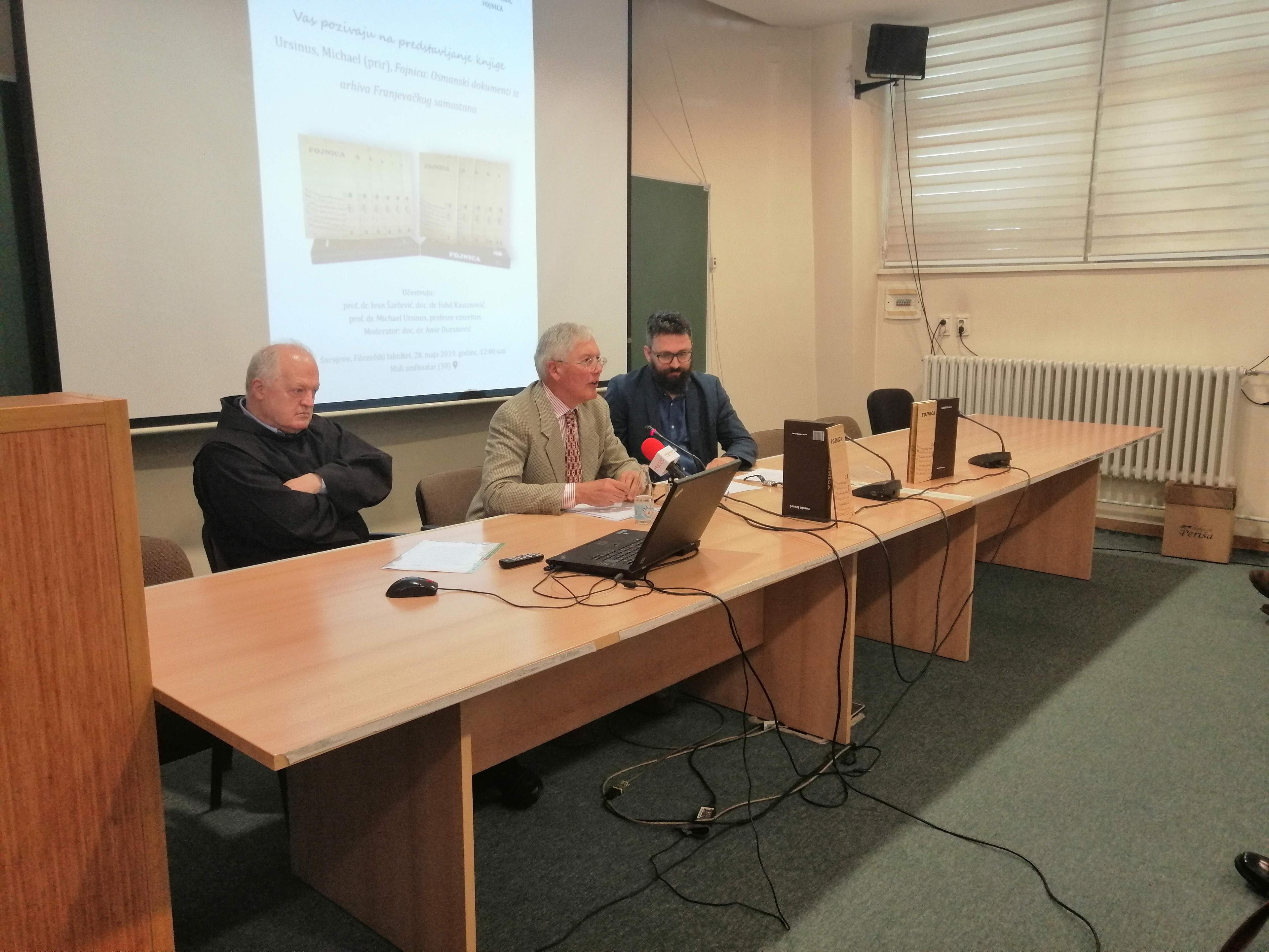 S promocije: Profesor emeritus Mihael Ursinus (u sredini) radio besplatno - Avaz