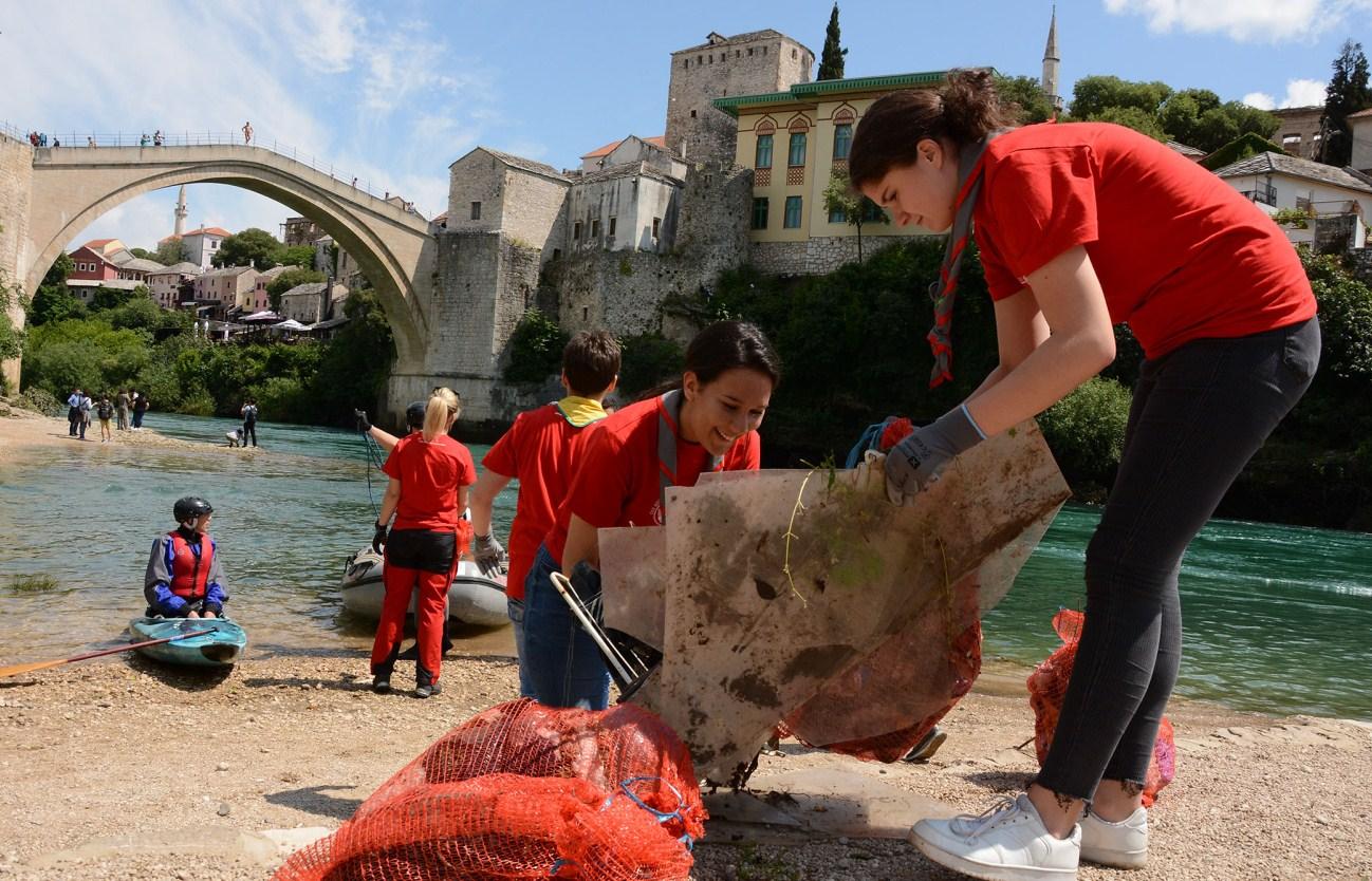 Ekološka akcija čišćenja Neretve, Radobolje i Starog mosta