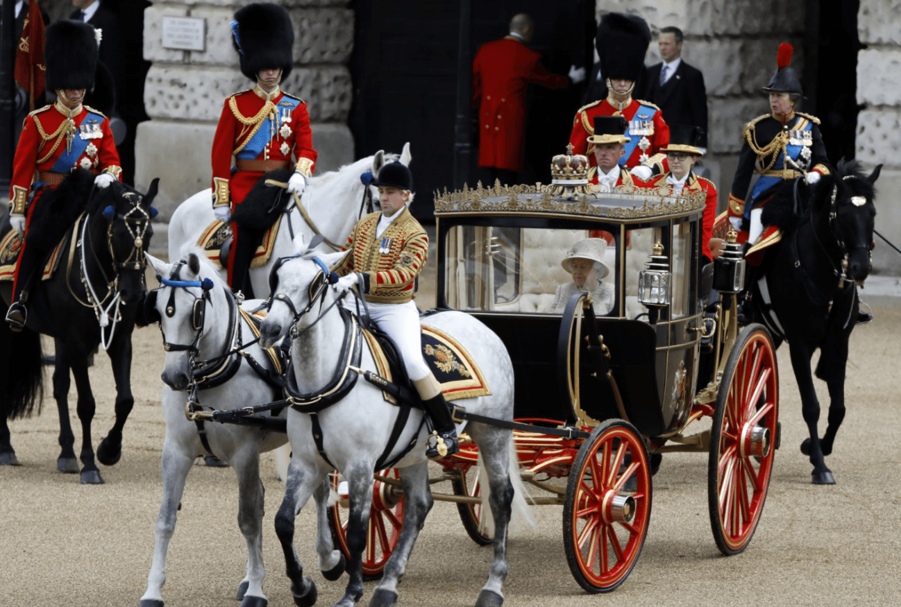 Pogledajte raskošnu ceremoniju povodom 93. rođendana kraljice Elizabete II
