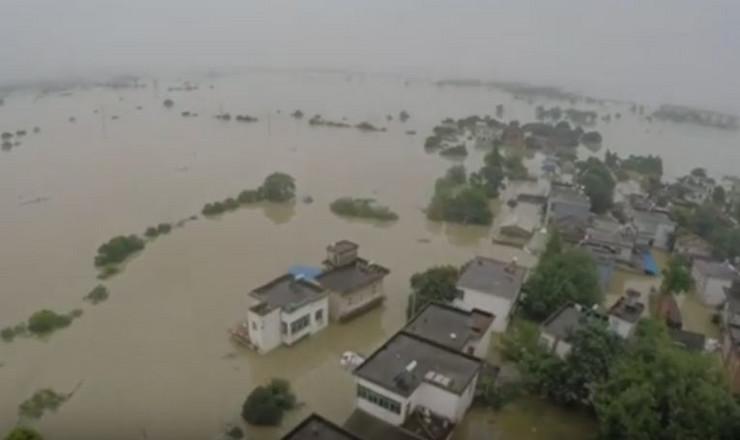 Usljed poplava i klizišta u Kini smrtno stradalo 49 osoba