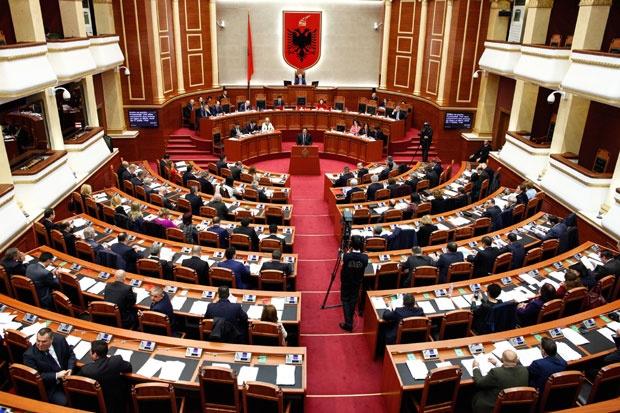 Parlament razriješio albanskog predsjednika