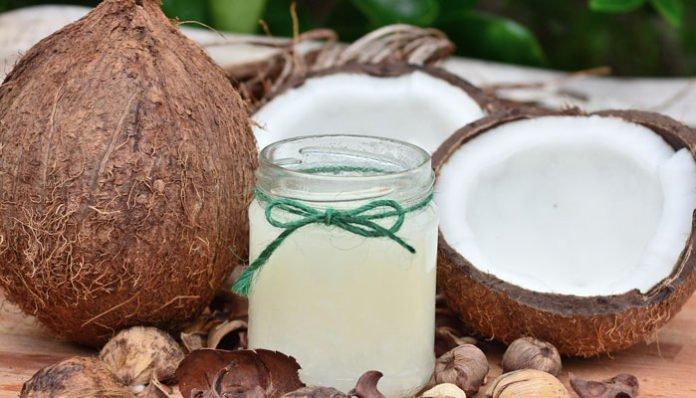 Kokosovo ulje prija licu i usnama