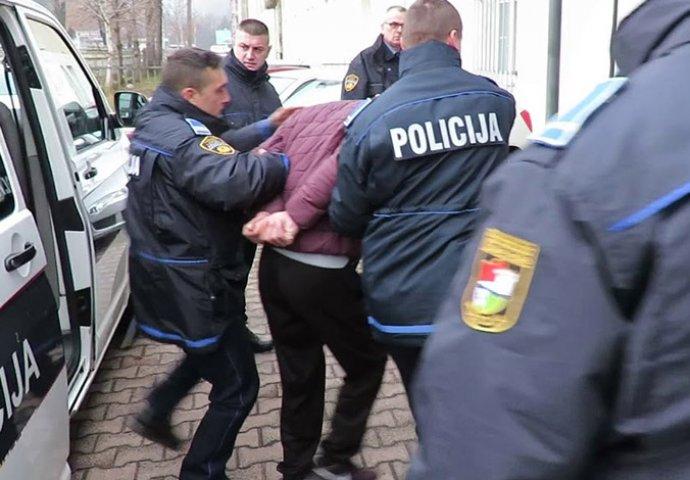 Policija privela kradljivce - Avaz