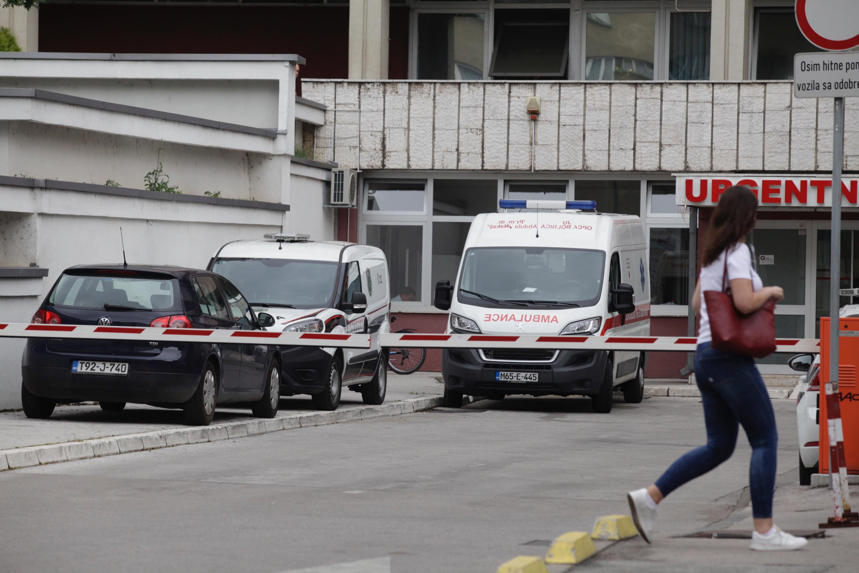 Policija ispred Opće bolnice - Avaz