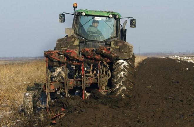 Strava u Srbiji: Traktorista ispod sijena pronašao tijelo dilera