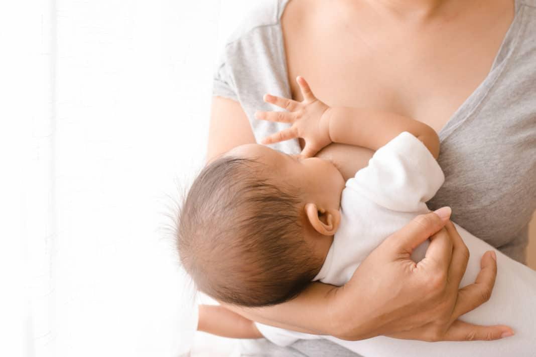 Dojenje potiče razvoj mozga nedonoščadi