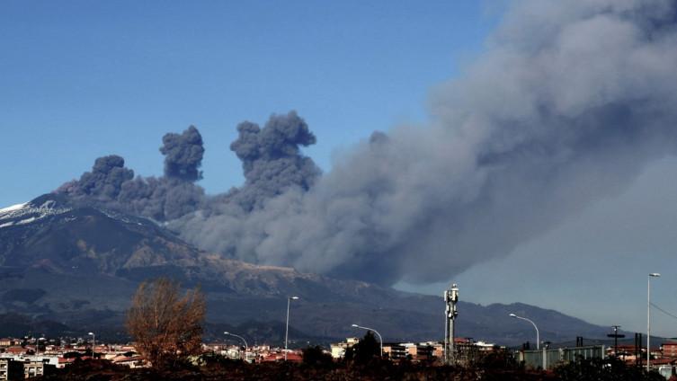 Zatvorena dva aerodroma zbog vulkana Etna