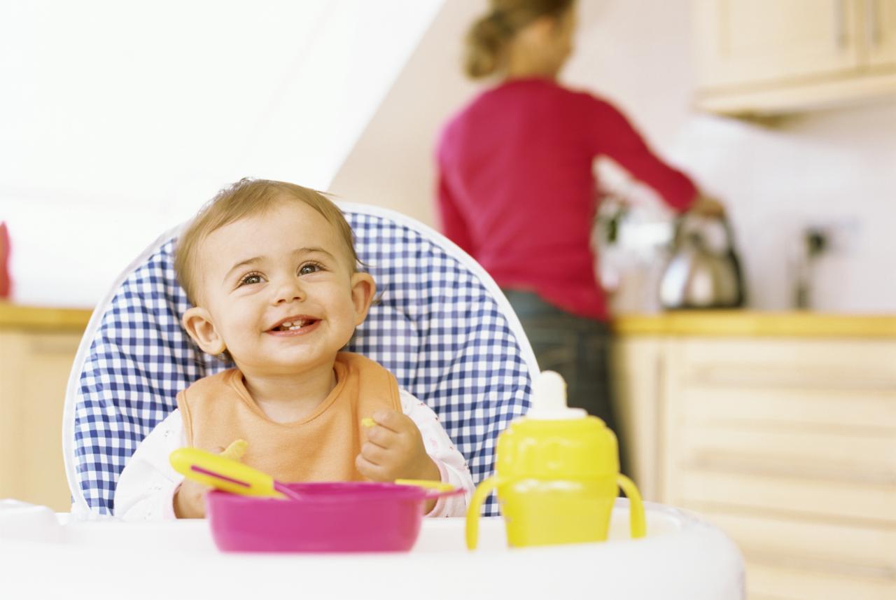 Neka beba bude s vama u kuhinji dok pripremate hranu - Avaz