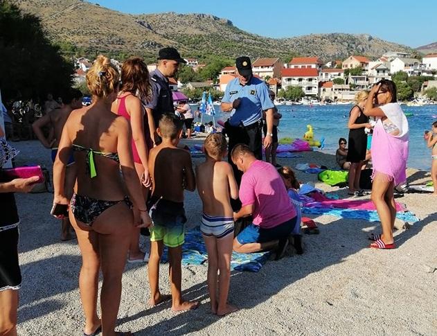 Šokantan slučaj na plaži u Hrvatskoj: Šakom u glavu nekoliko puta udario kćerku