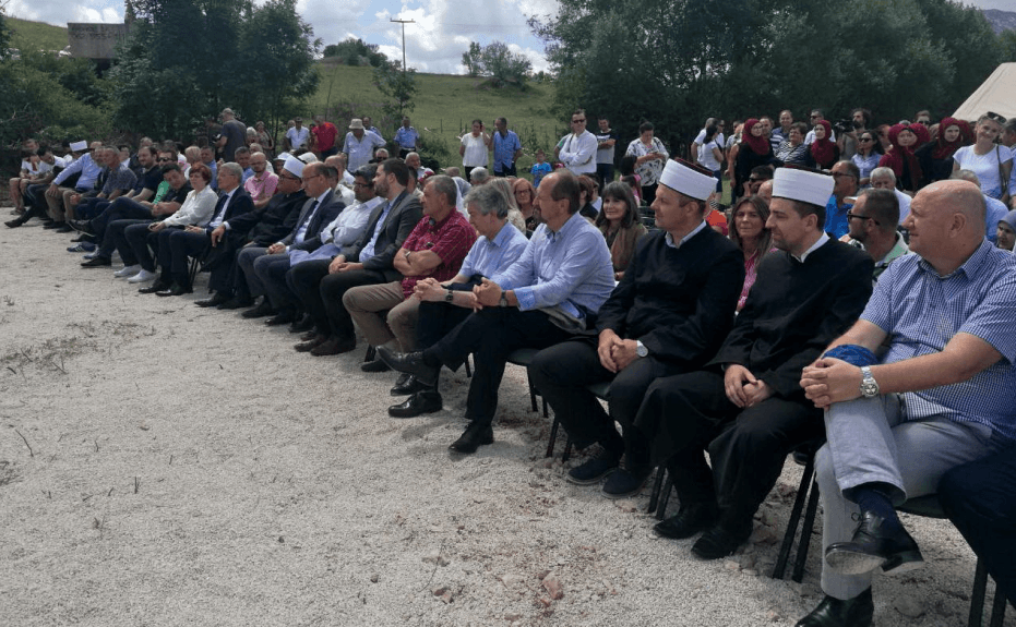 Džaferović u Fazlagića Kuli: Moraju se poštivati prava povratnika