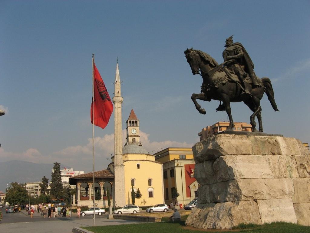 Tirana - Avaz