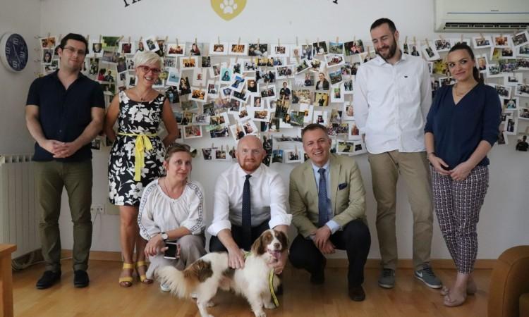 Ambasador Velike Britanije posjetio "Dogs Trust" u BiH