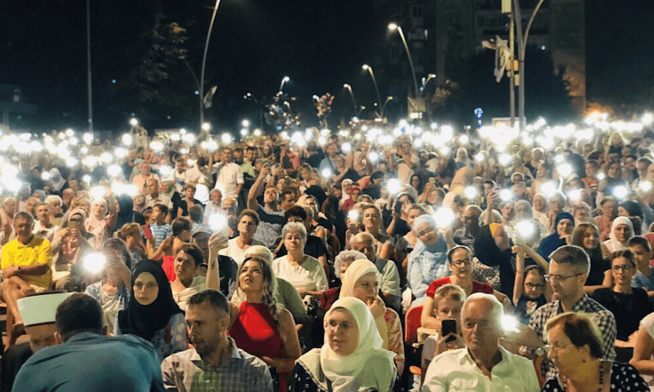 Na prepunom Trgu u Zenici: Muzaferija, Huseinbegović i hfz. Alili oduševili brojne posjetioce