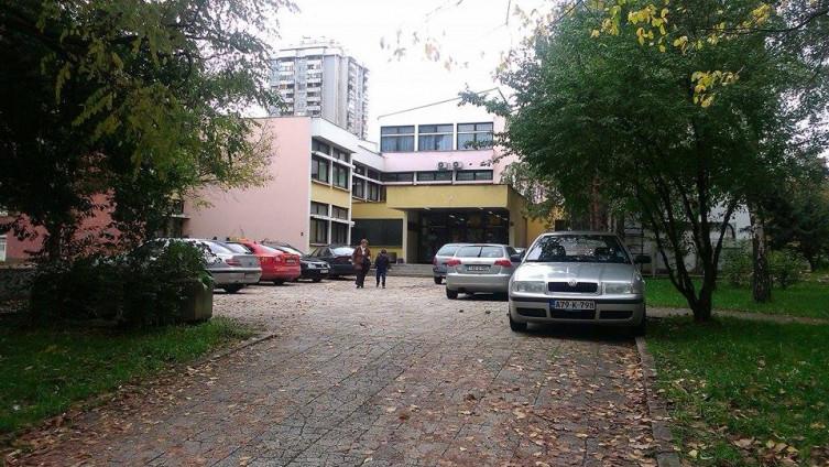 Ministrica Bogunić tvrdi da je sve uredu i da bi djeca treba ubrzo u školu  "Vladimir Nazor" krenuti - Avaz
