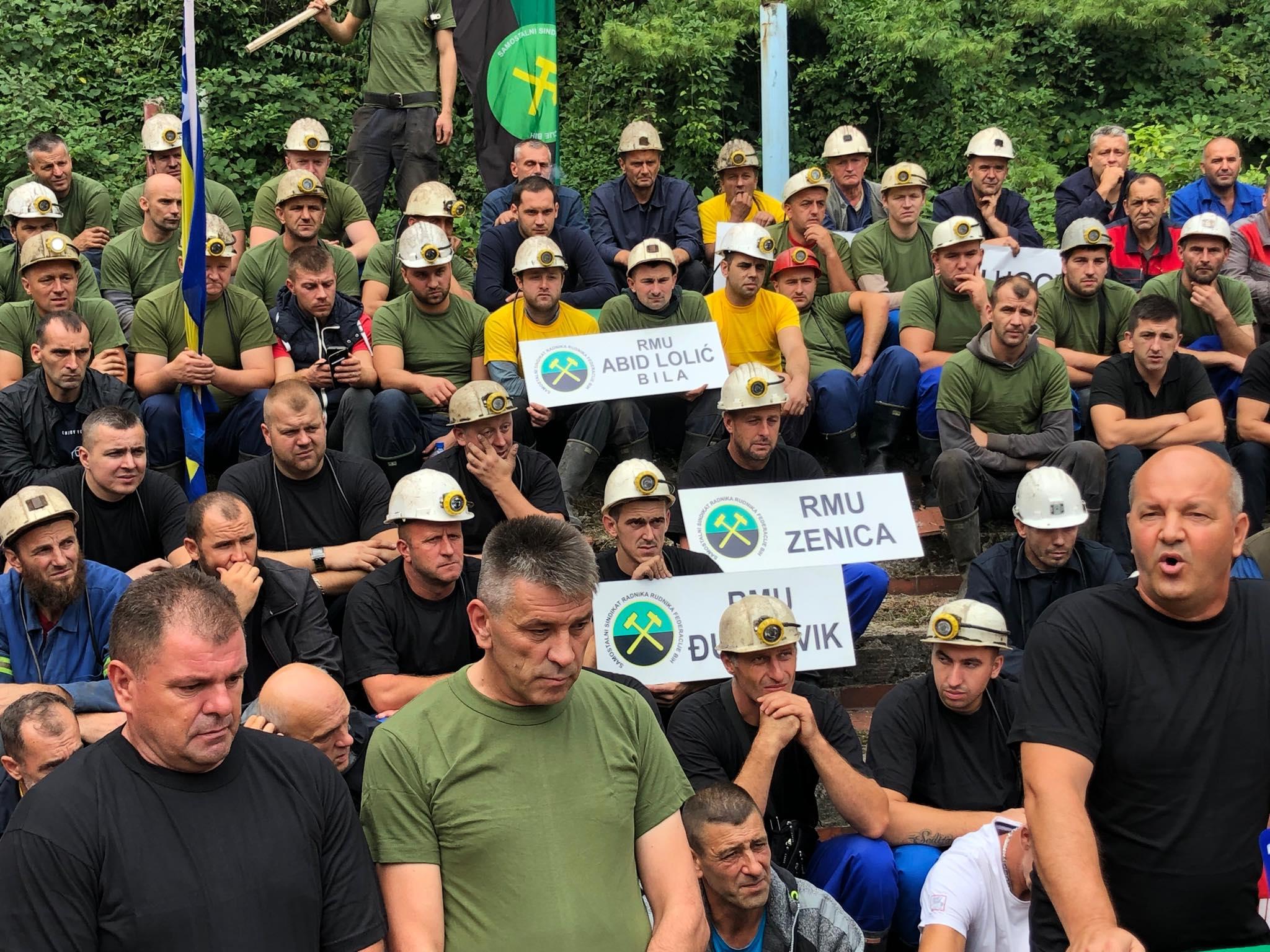 Nakon blokade računa: Zenički rudari obustavili proizvodnju u svim pogonima, u ponedjeljak sastanak u Vladi FBiH