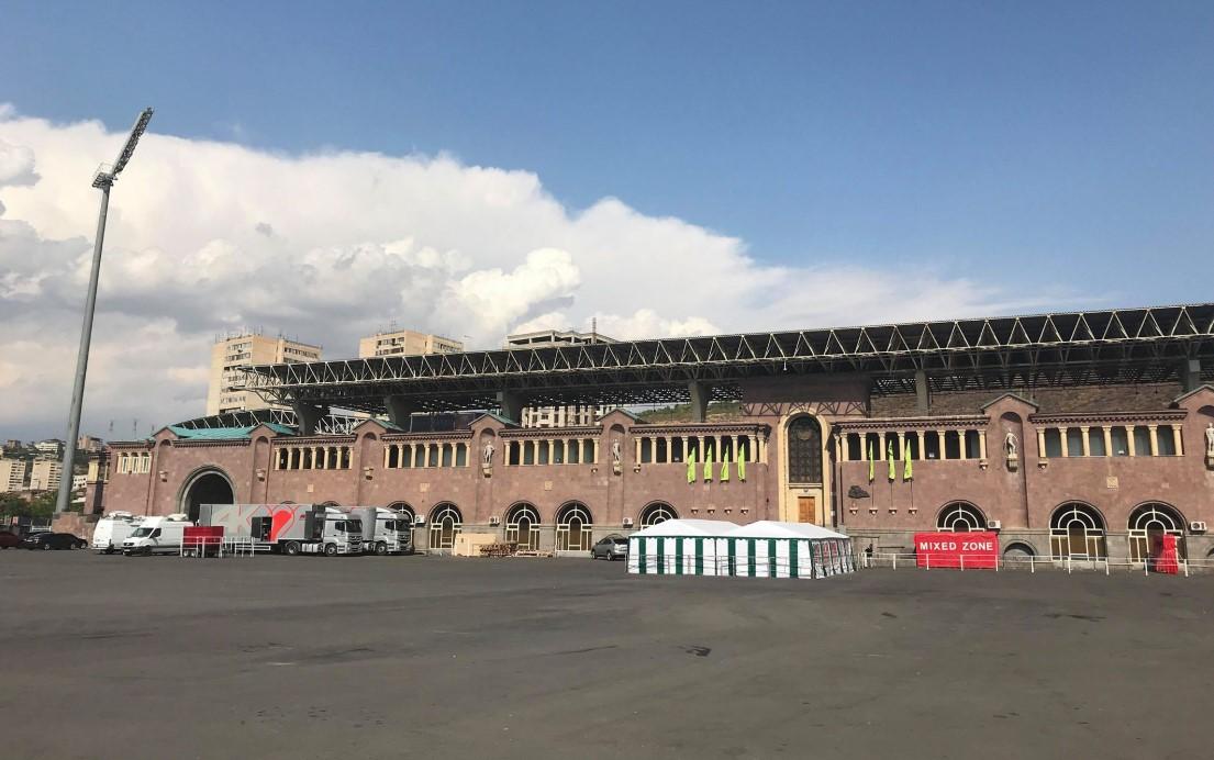 Buvlja pijaca na stadionu u  Jerevanu - Avaz