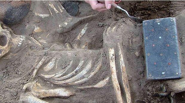 Arheolozi u čudu: U grobu Nataše, sahranjene prije 2.000 godina, nađeno nešto što liči na iPhone