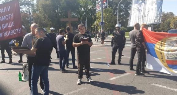 Gej parada u Beogradu: Ekstremisti pokušali napasti učesnike, Žandarmerija spriječila krvoproliće!