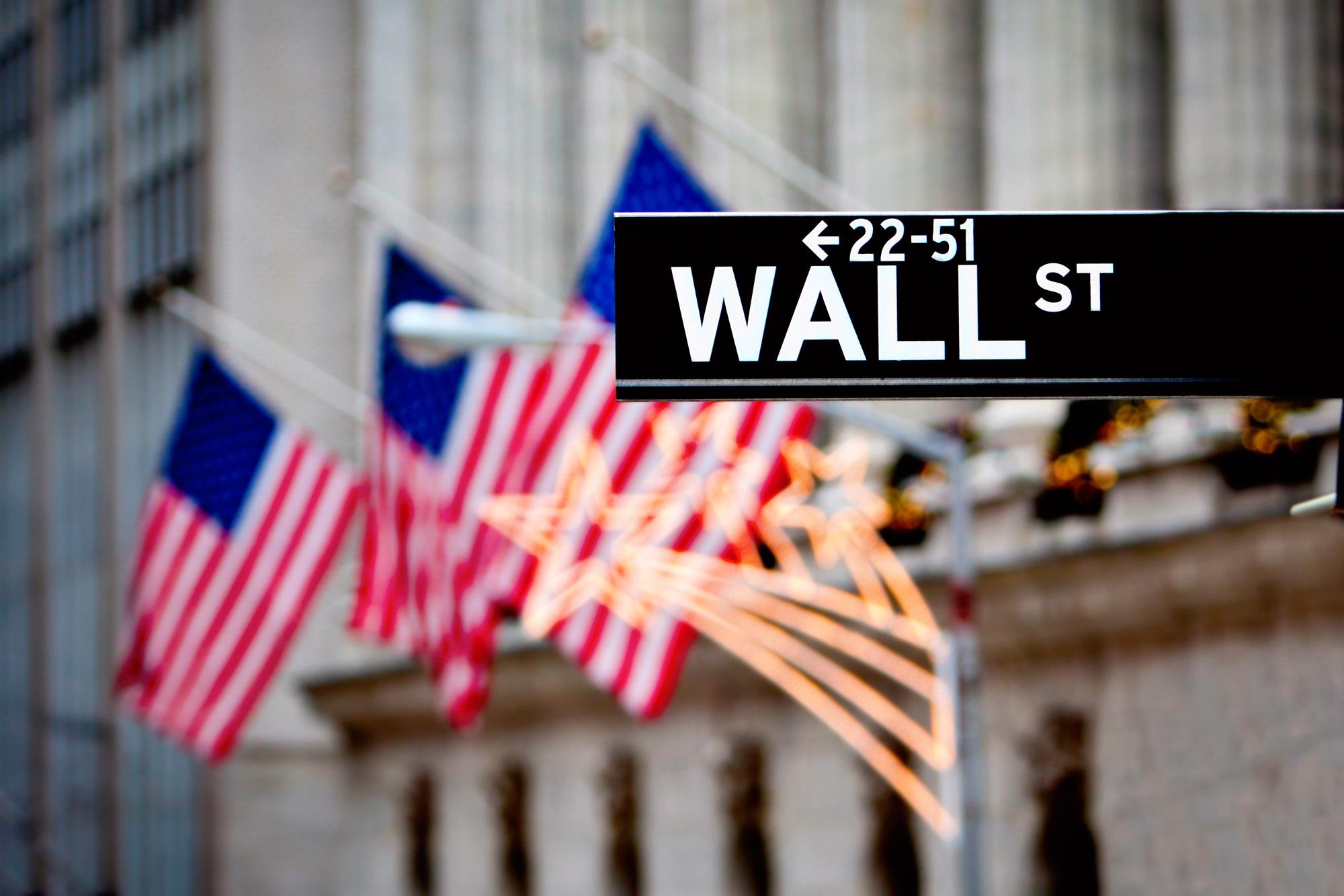 Pad na Wall Streetu - Avaz