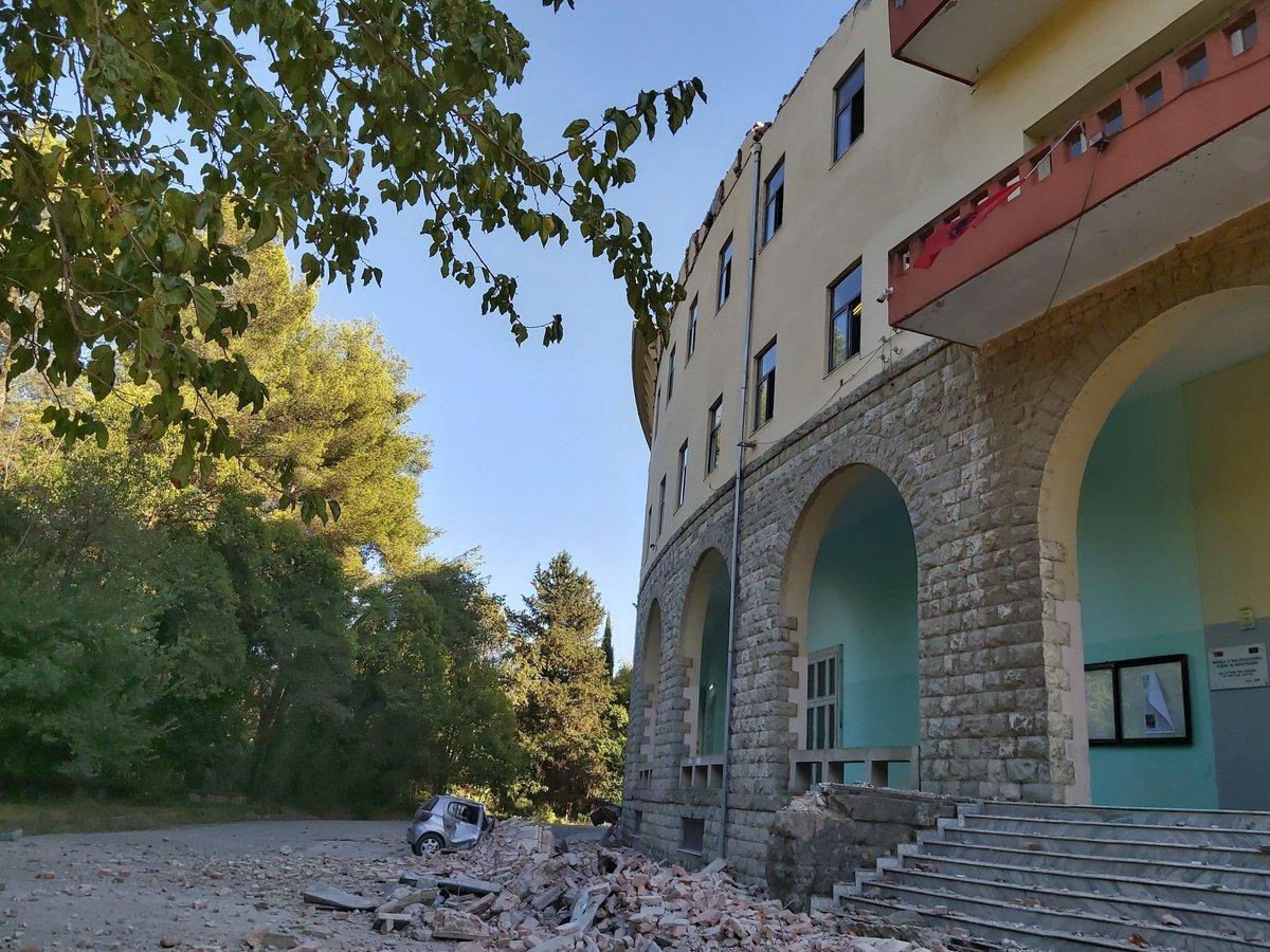 Srušena zgrada Rudarskog fakulteta - Avaz