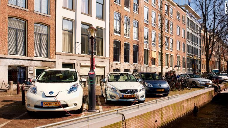 Kompanija Vattenfall snabdijeva Amsterdam stanicama za punjenje električnih automobila - Avaz