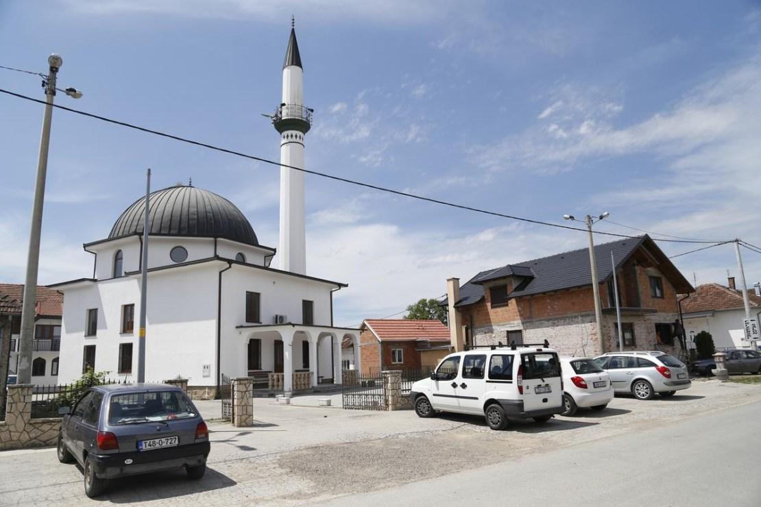 1969. u Gunji sagrađena prva džamija na području Hrvatske - Avaz