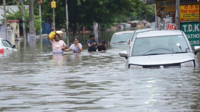 Bihar: Ceste grada poplavljene, poremećeno snabdijevanje električnom energijom - Avaz