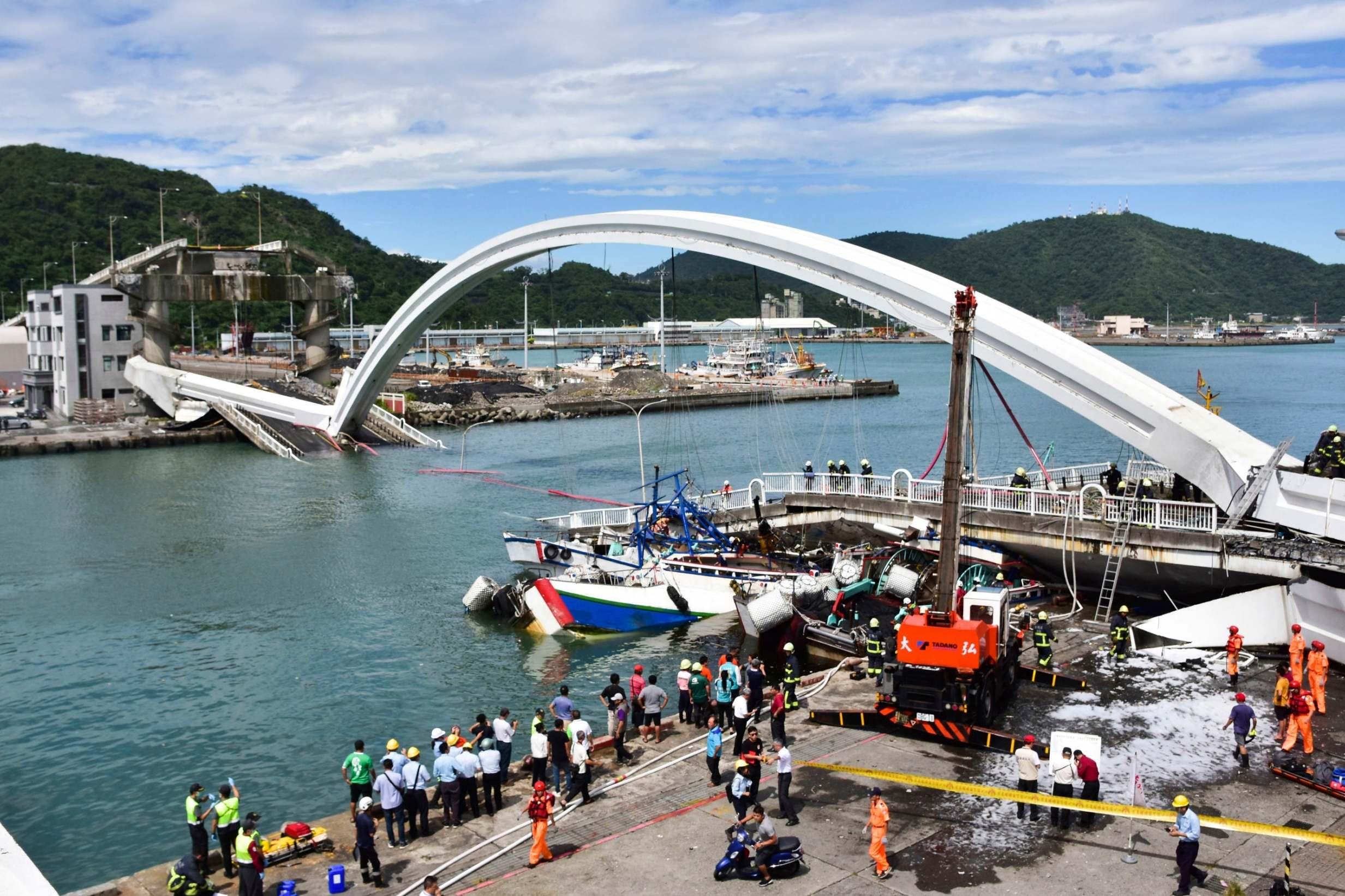 Tajvan: Most bio visok 20 metara - Avaz