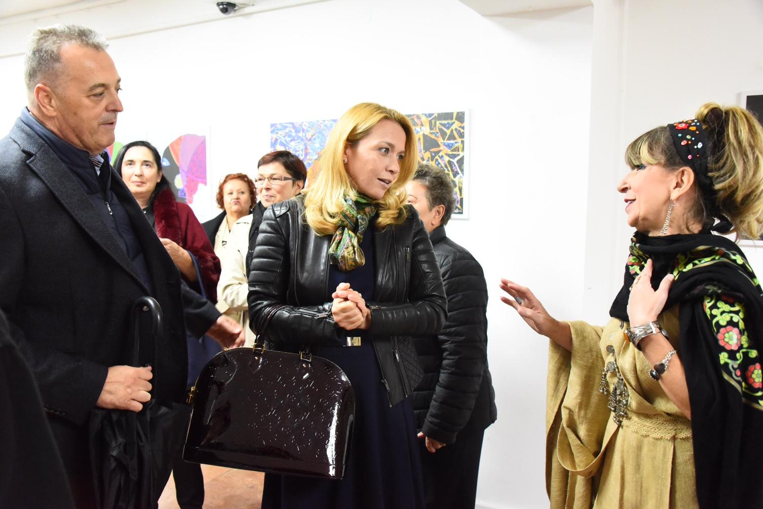 U Muzeju književnosti i pozorišne umjetnosti BiH održana je izložba "My Africa" umjetnice Mensure Jahić - Avaz