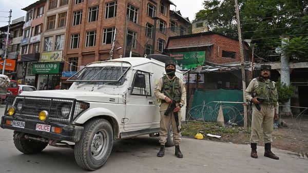 Bombaški napad u Kašmiru, povrijeđeno deset ljudi