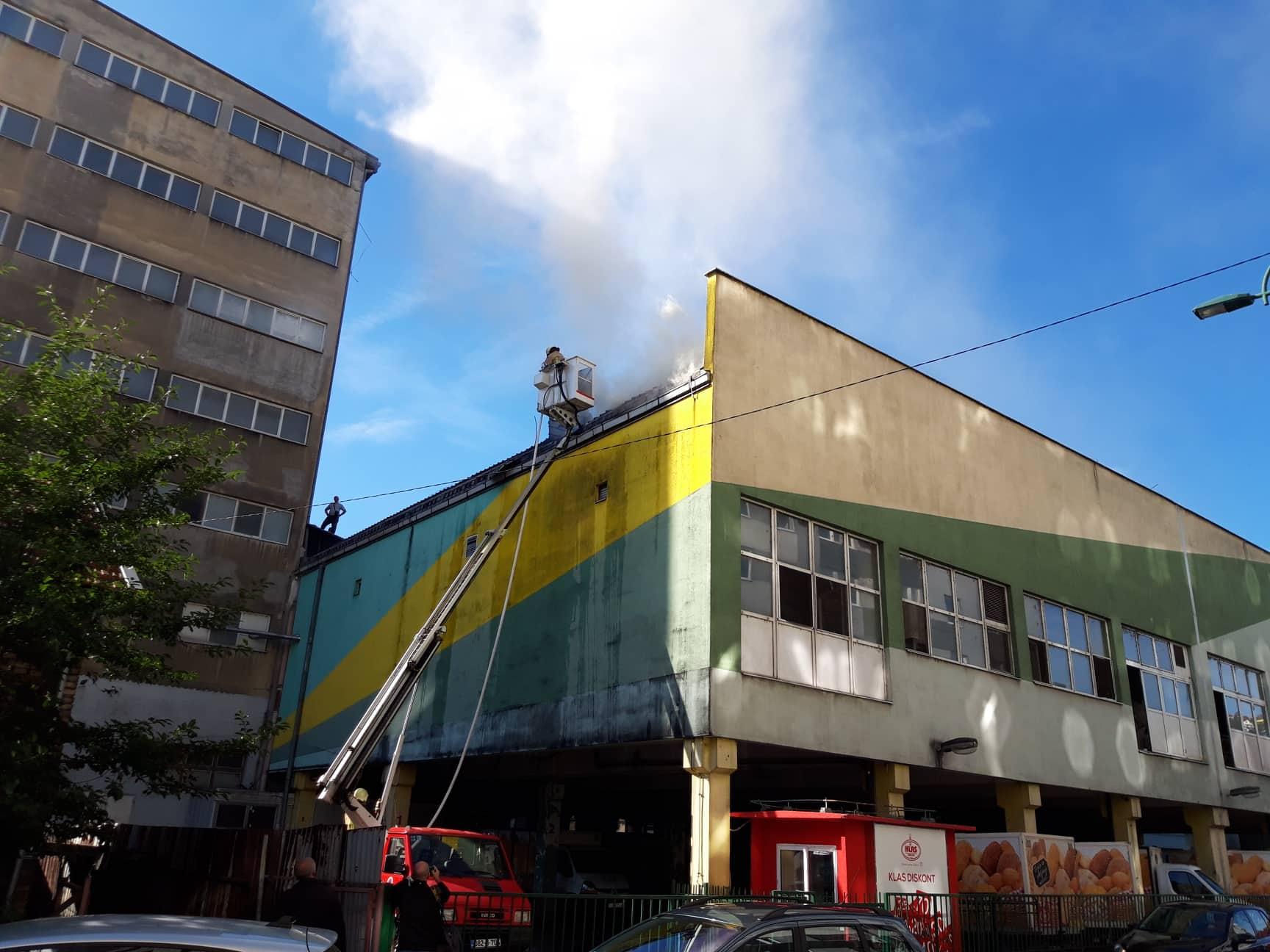 Ugašen požar na zgradi "Klasa": Vatra izbila u pogonu gdje se prave somuni