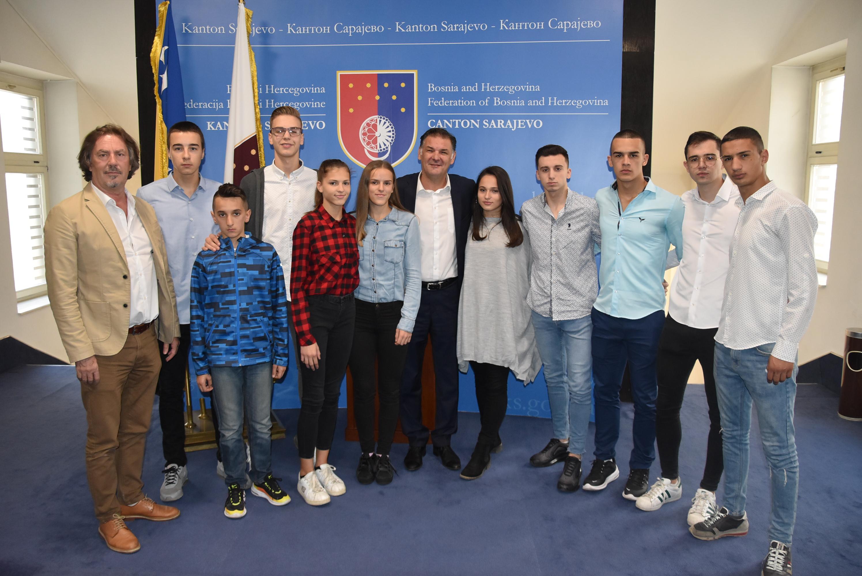 Ministar Kurić podržao odlazak karate-reprezentativaca BiH iz KS na Svjetsko prvenstvo u Čile