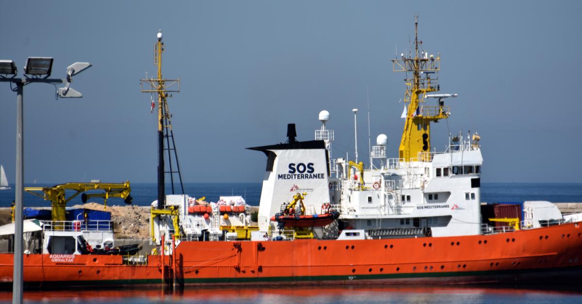 Brod organizacije SOS Mediteran - Avaz