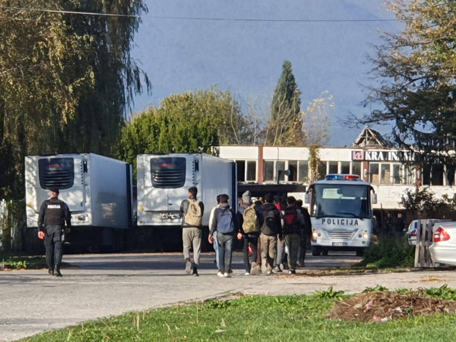 Policija dovezla nove migrante - Avaz