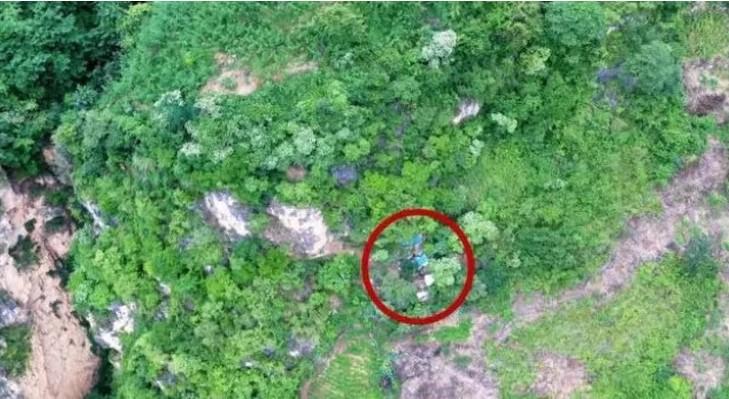 Policija je za bjeguncem tragala 17 godina, a onda je dolijao usred guste šume zahvaljujući dronu