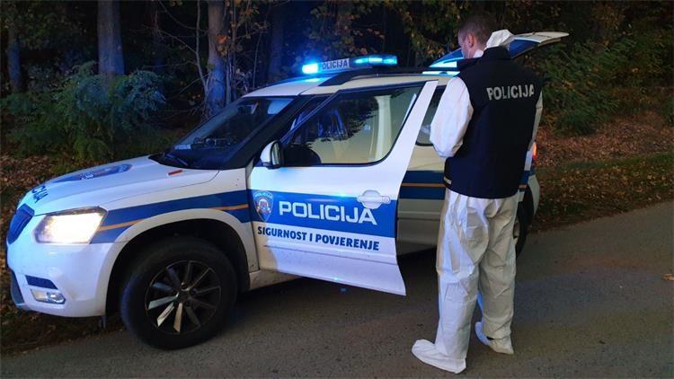 Policajci su nepoznatog muškarca s drogom uočili u šumi kod Sarvaša - Avaz