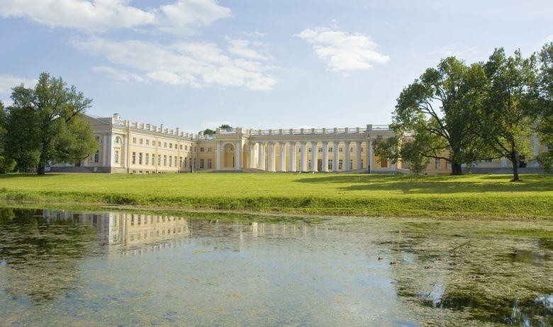 Izgrađena je krajem 18. stoljeća za cara Aleksandra I. - Avaz