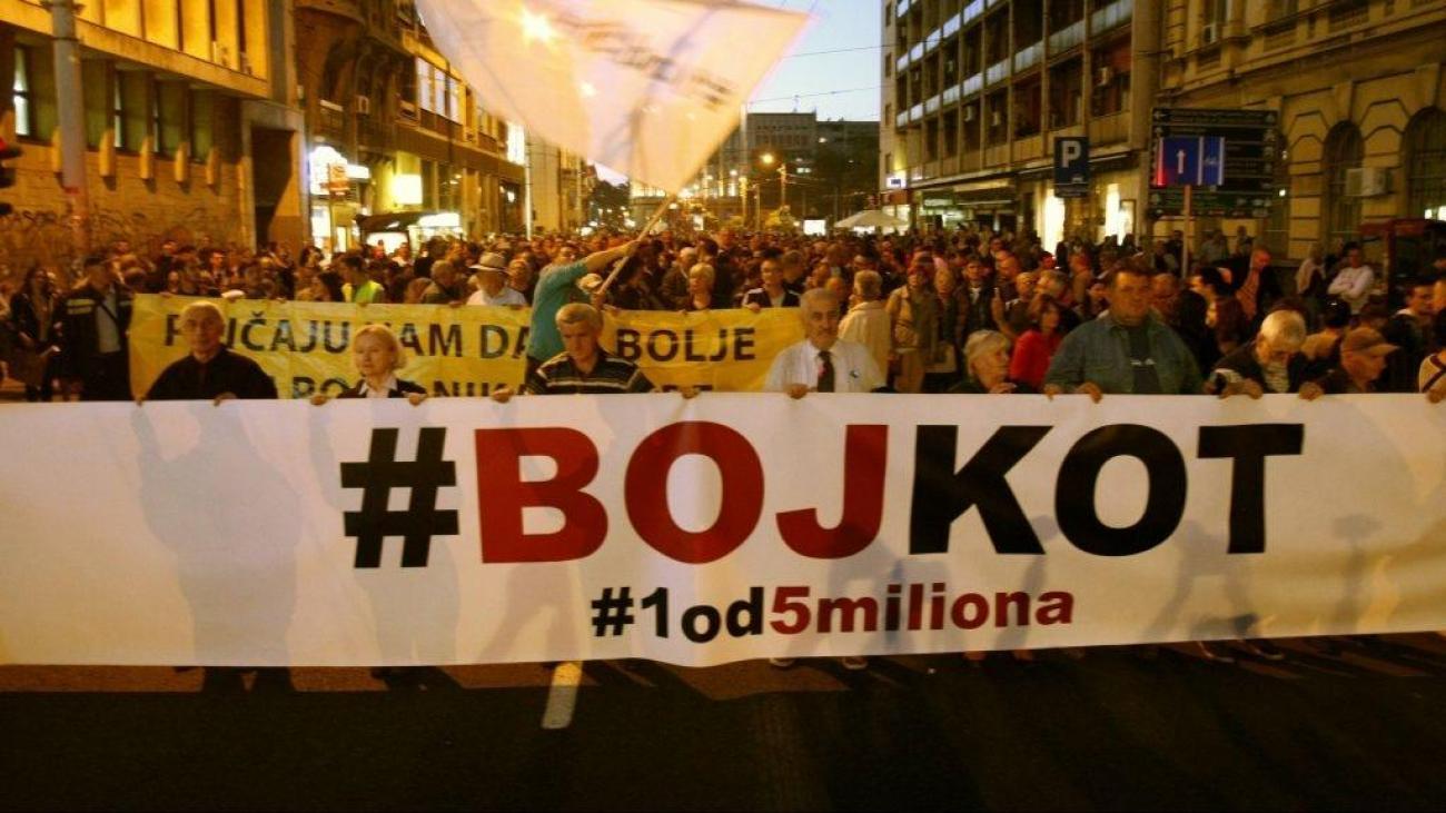 Beograd: Hiljade ljudi izašle ne proteste - Avaz