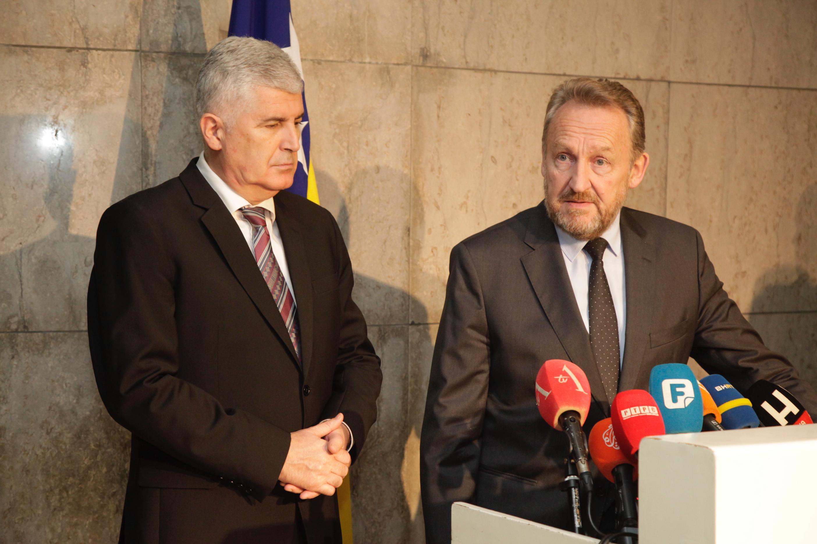 Čović i Izetbegović na pres-konferenciji - Avaz