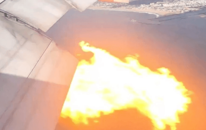 Los Anđeles: Zapalio se motor Boeinga 777
