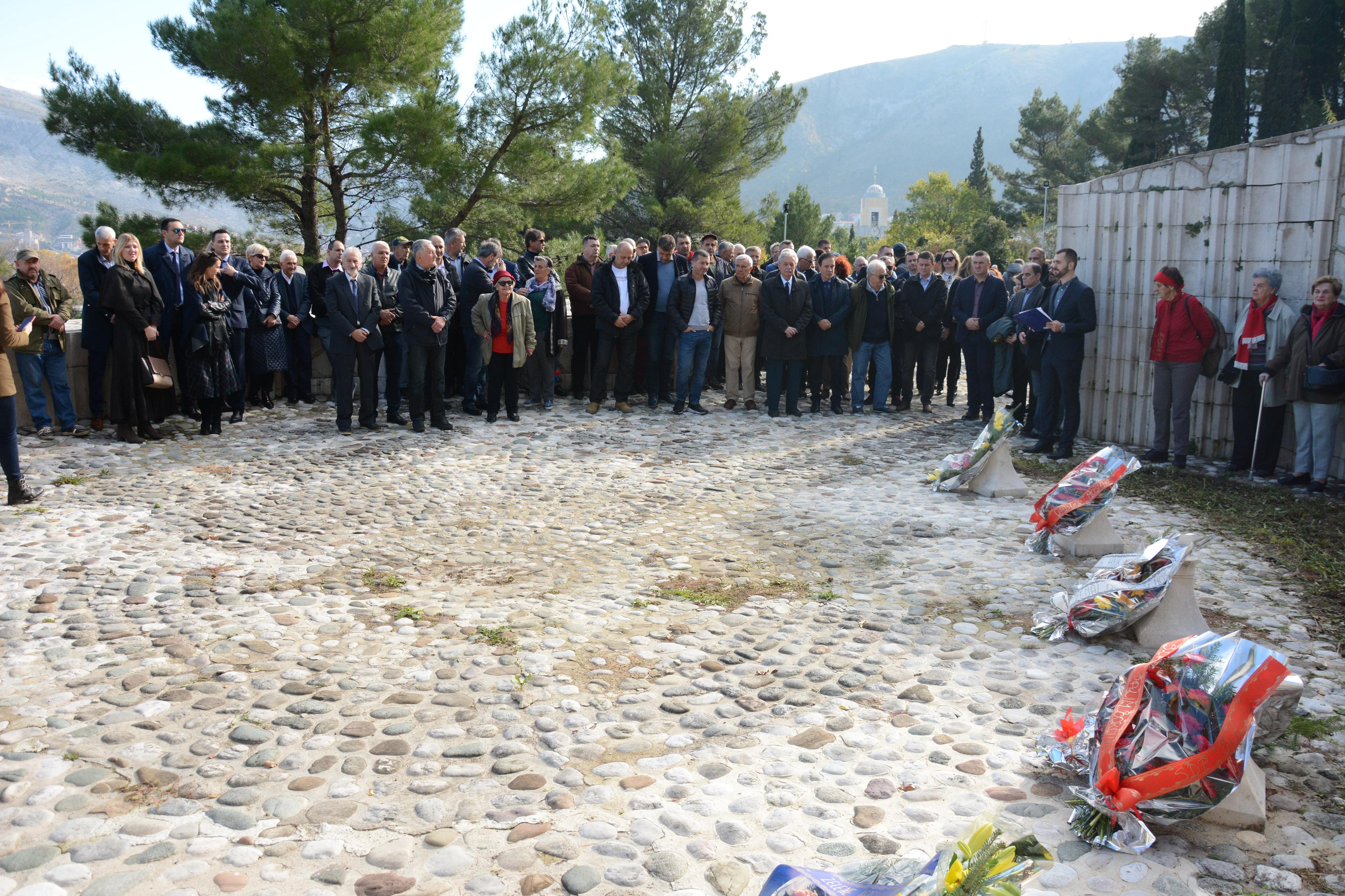 Mostar: Položeno cvijeće i odata počast borcima stradalim u Drugom svjetskom ratu