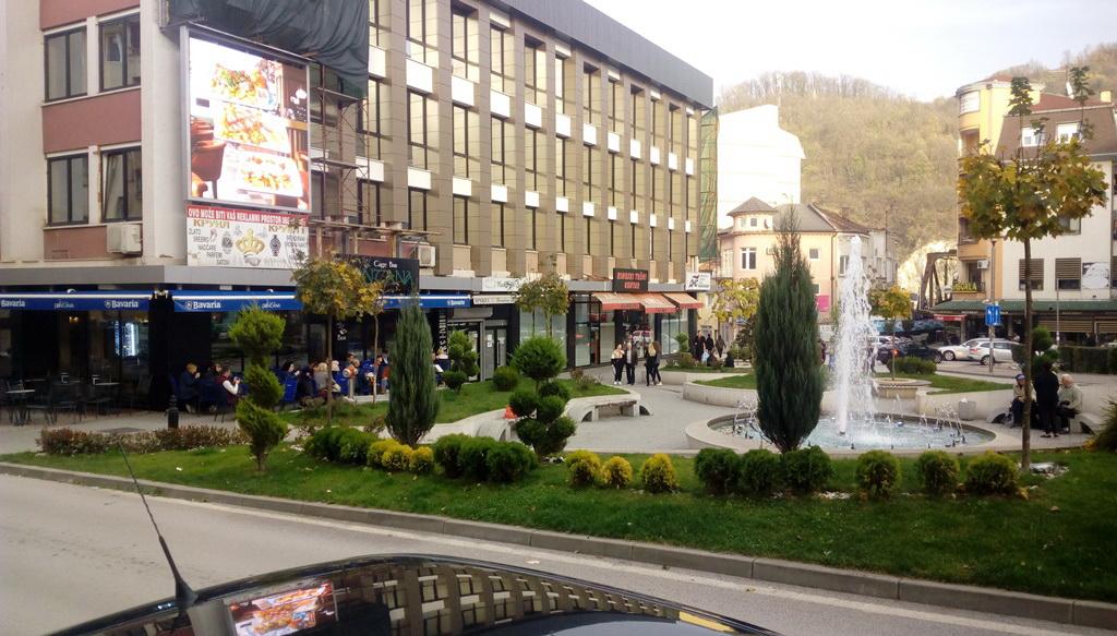 U centru grada još radi fontana - Avaz