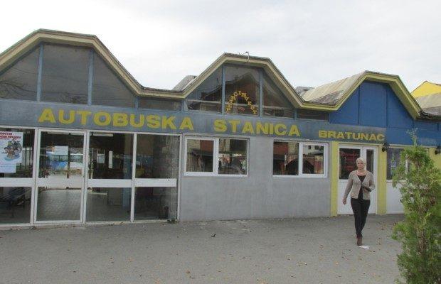 Pusta Autobuska stanica u Bratuncu - Avaz