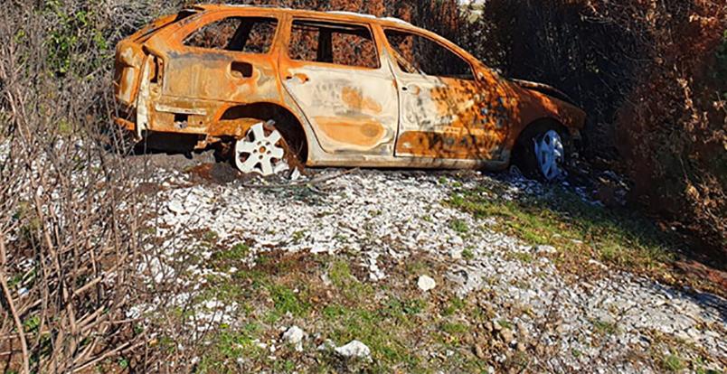 Na brdu iznad Mostara pronađen zapaljen automobil ukraden ljetos u Sarajevu