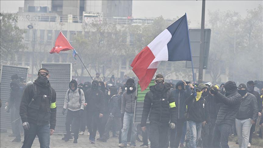U Parizu je raspoređeno 6.000 policajaca koji će osiguravati ulice glavnog grada Francuske - Avaz