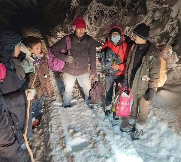 Duboki snijeg zaustavio migrante - Avaz