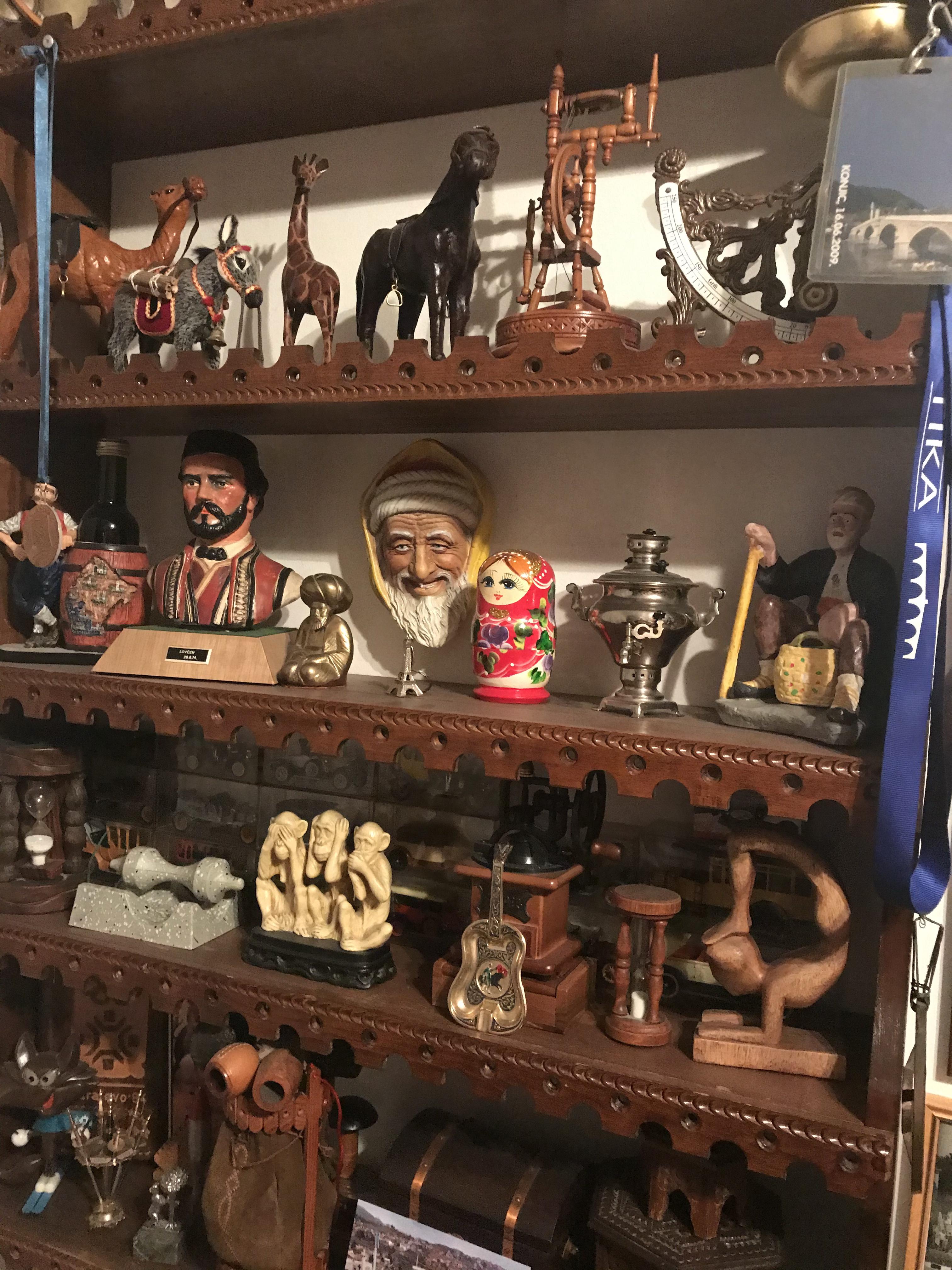 Dio zanimljivih eksponata u svojevrsnom muzeju - Avaz