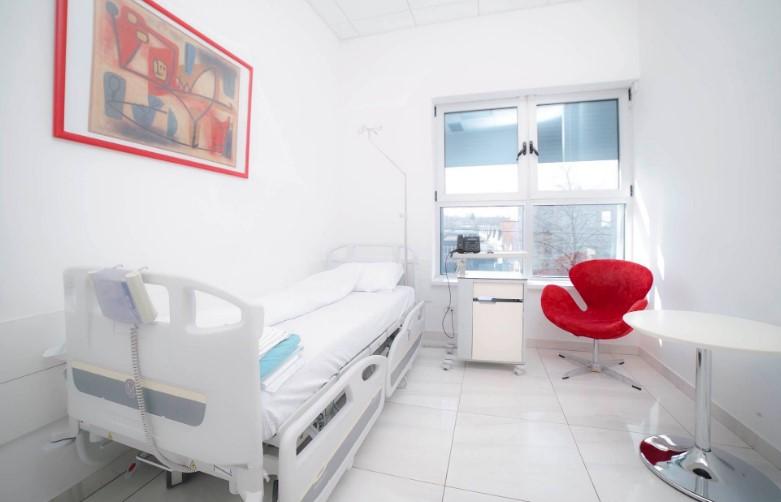 Djed digao bolnicu u Beogradu na noge: Zaljubljeni pacijent probudio se iz anestezije i pobjegao