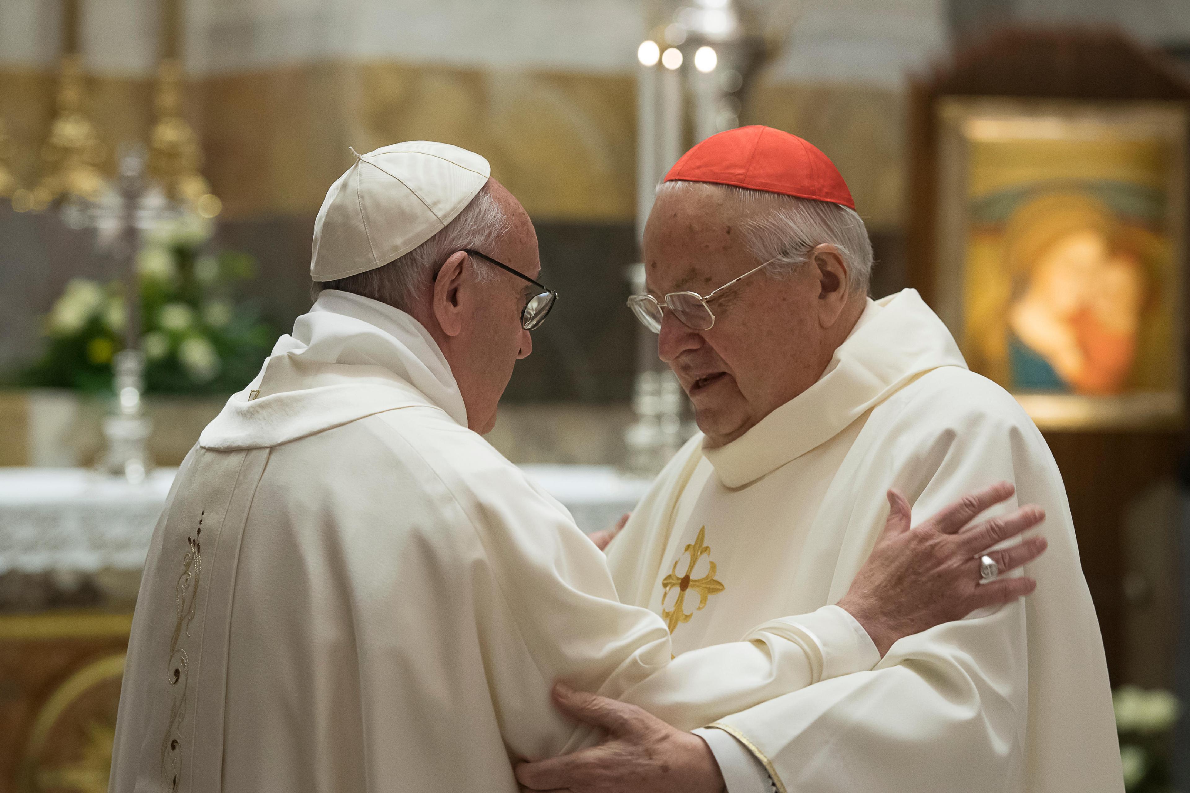 Papa Franjo smijenio kardinala Angela Sodana - Avaz
